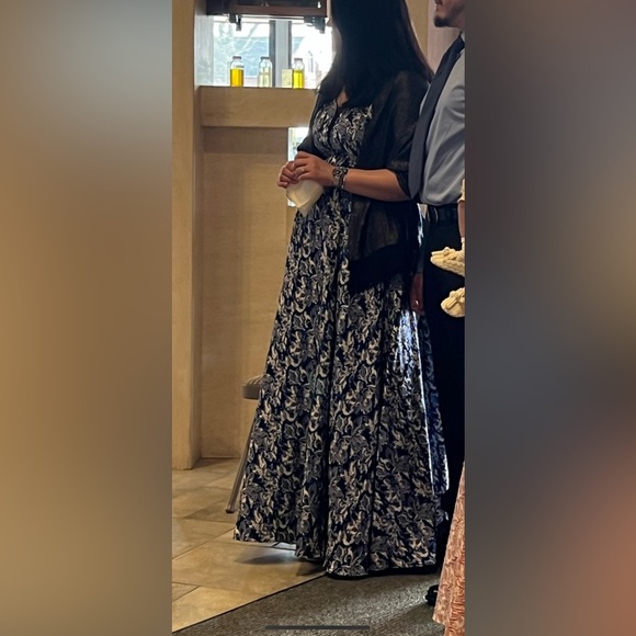 Dress - Picture 3 of 5